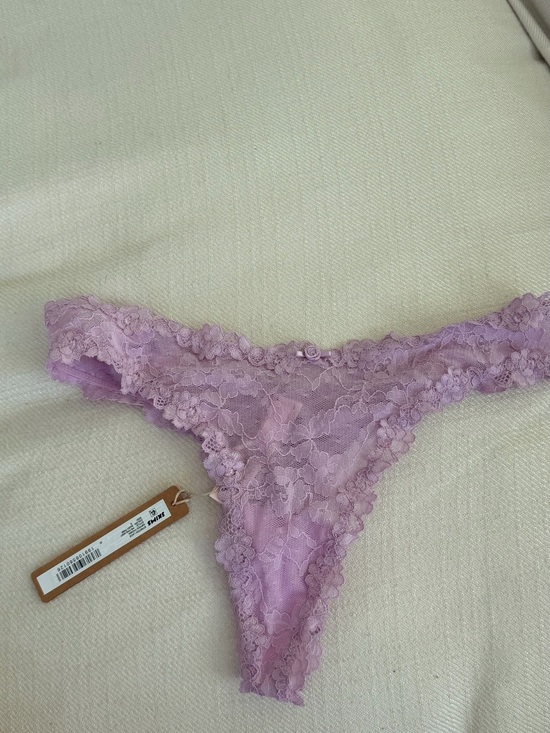 SKIMS Other - SKIMS New Pink Lace Thong Panty